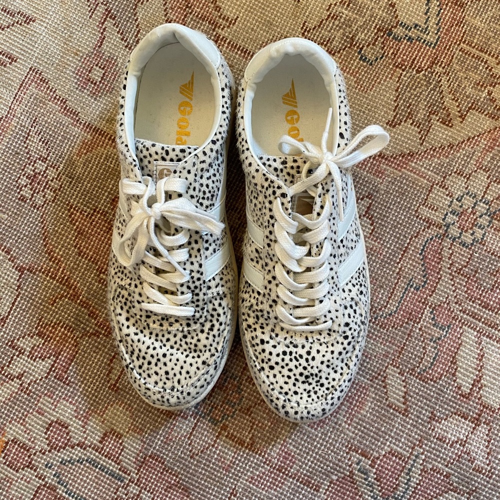 Great condition printed sneakers